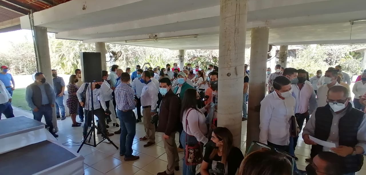 Negocios limitados y Jaime Cuevas en reunión política sin sana distancia 2 Negocios limitados y Jaime Cuevas en reunión política sin sana distancia