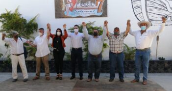 Líderes bahíabanderenses se unen a Héctor Santana