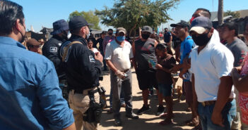 Desalojan a familias de predio en Bahía de Banderas