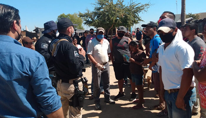 Desalojan a familias de predio en Bahía de Banderas