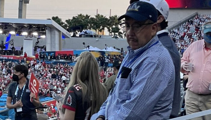 Despiden a funcionario en Estado de México por asistir al Super Bowl