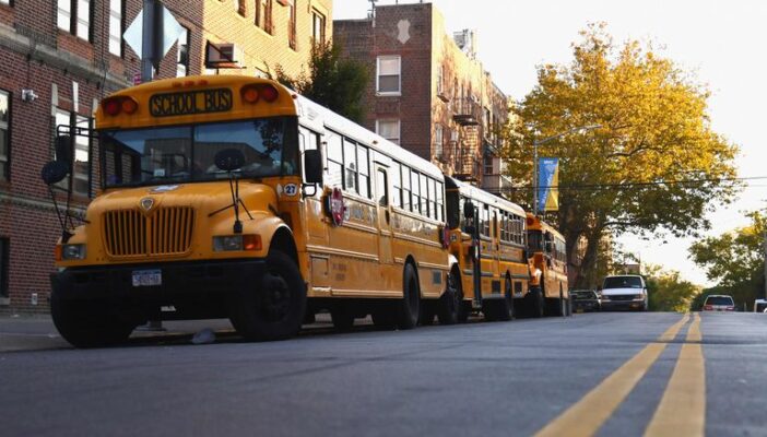 Nueva York regresa a sus estudiantes de secundaria a las aulas