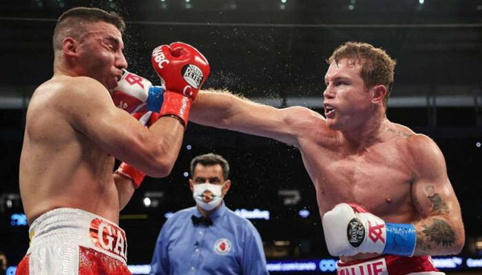 A 'Canelo' Álvarez le bastaron 3 rounds para retener títulos
