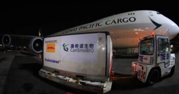 Llegan 2 millones de dosis de vacuna china; serán envasadas en Querétaro