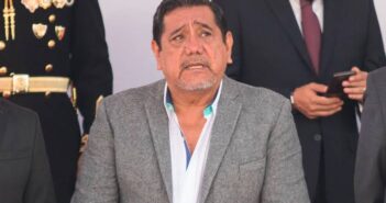 Félix Salgado Macedonio se registra como candidato por Morena