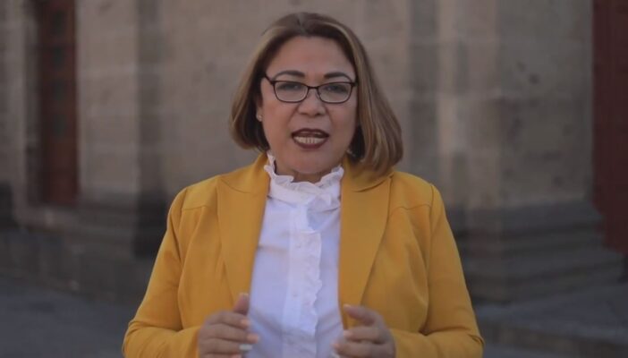 Laurel Carrillo se pone, sola, 'la soga en el cuello'