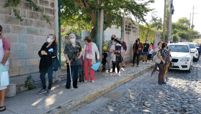 Muy viejitos, personas en silla de ruedas y en muletas, la solidaridad fue con ellos