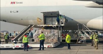 Llegan a México vacunas chinas contra Covid-19