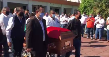 Con homenaje de cuerpo presente despidieron al alcalde de Casimiro Castillo