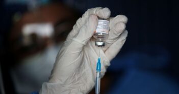 Vacunación en la ZMG será supervisada por la CEDHJ