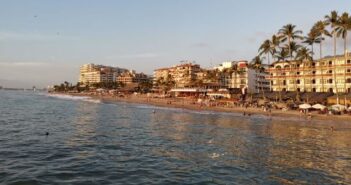 Playa Los Muertos y El Cuale están contaminados, alerta Coprisjal