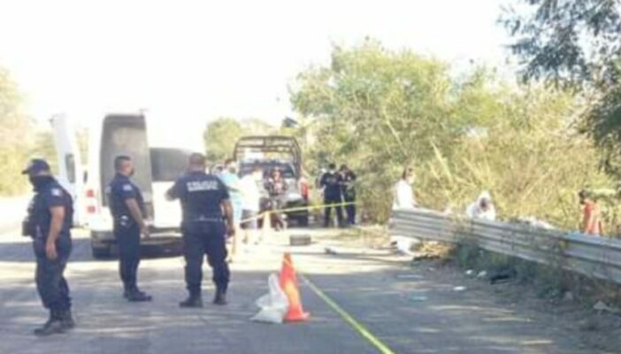 Localizan a hombre sin vida en carretera a Punta de Mita