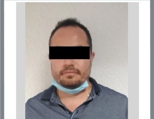 Capturan a hombre que vendía presuntas vacunas contra COVID-19