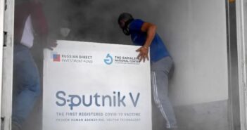 Llegan a México 500 mil vacunas Sputnik V contra el COVID-19