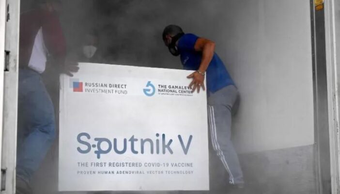 Llegan a México 500 mil vacunas Sputnik V contra el COVID-19