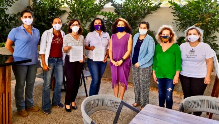 Se compromete Idalia González con la protección animal