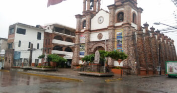 Comerciantes del Pitillal, afectados por obras en la calle principal