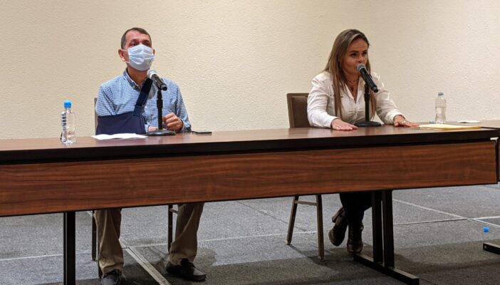 Se queda Carla Esparza sin coordinador de campaña