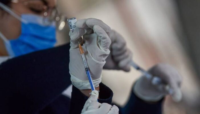 Hoy, último día para vacunación a mayores de 12 años