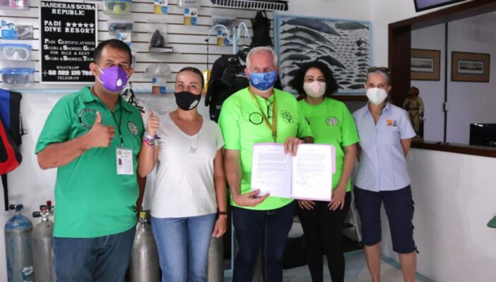 Marina de los Santos, primera candidata en aceptar compromiso por la protección de Los Arcos