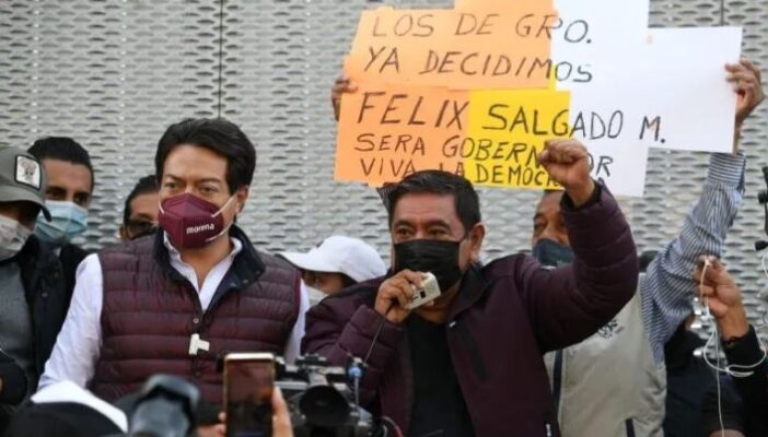 Salgado Macedonio protesta frente a Tribunal Electoral
