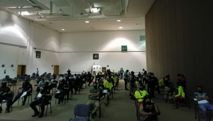 Confirman autoridades que vacunaron a policías y elementos de PCyB