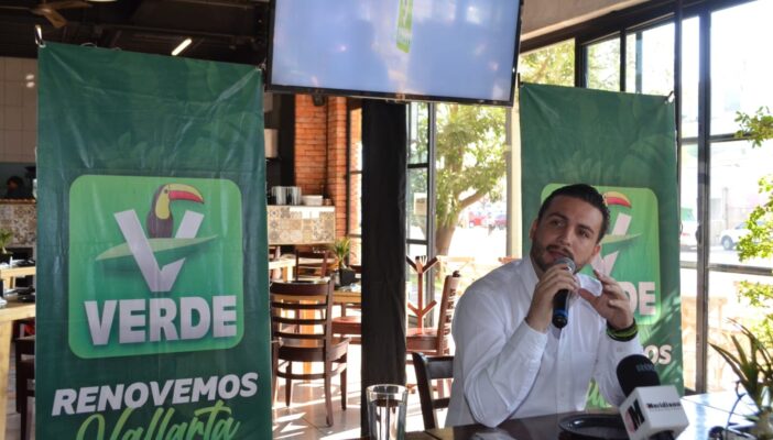 Precios de antes en el agua, promete Munguía si gana