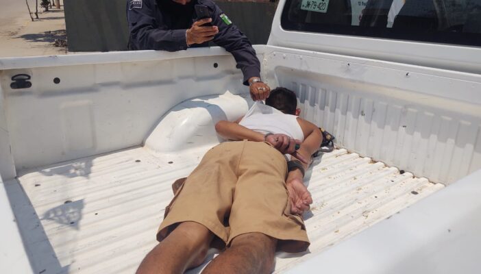 Solitario ladrón quiso robarse nutellas y desodorantes de un oxxo