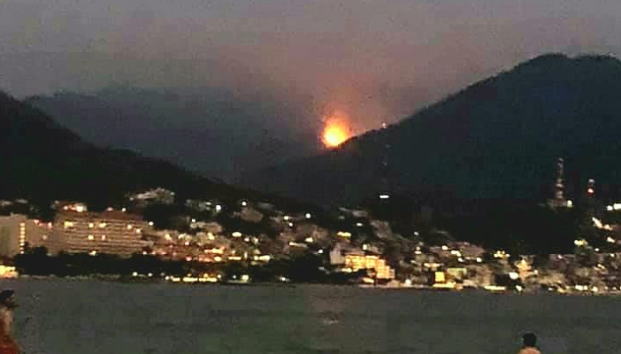 Siguen incendios en Vallarta y la autoridad insiste en que están 'controlados'