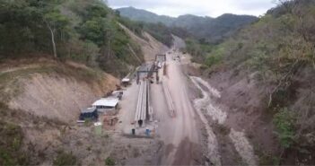 'La vía corta es una vergüenza', reitera Alfaro a la federación