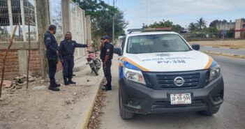 Abandonan motocicleta chocada y ensangrentada en Magisterio