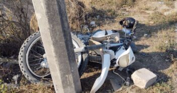 Motociclista se accidenta en Avenida México, urge identificarlo