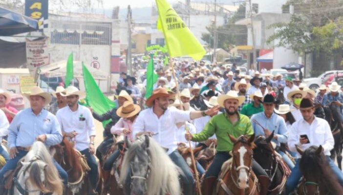 Con cabalgata dan apoyo a Munguía y el proyecto verde