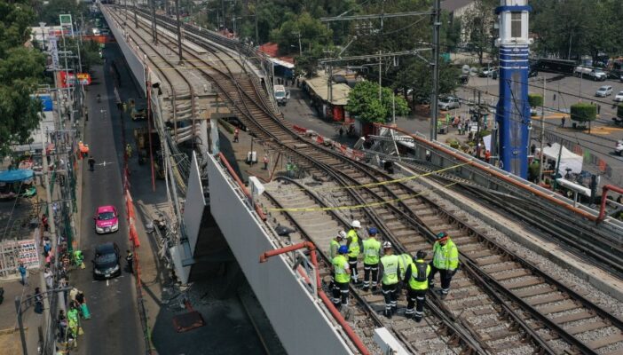 Promete AMLO que la Línea 12 volverá a funcionar en menos de un año