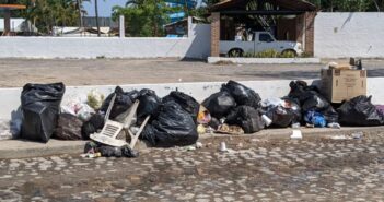 La venganza del MC se traduce en calles inundadas de basura