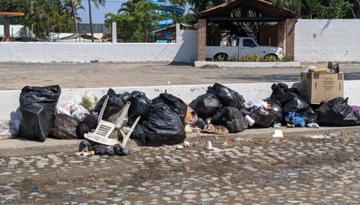 La venganza del MC se traduce en calles inundadas de basura