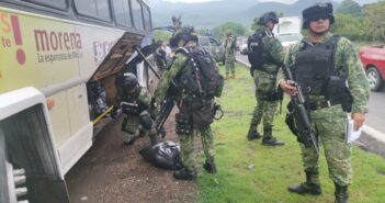 Sin comprobar que ejército decomisó droga en camión con logos de Morena