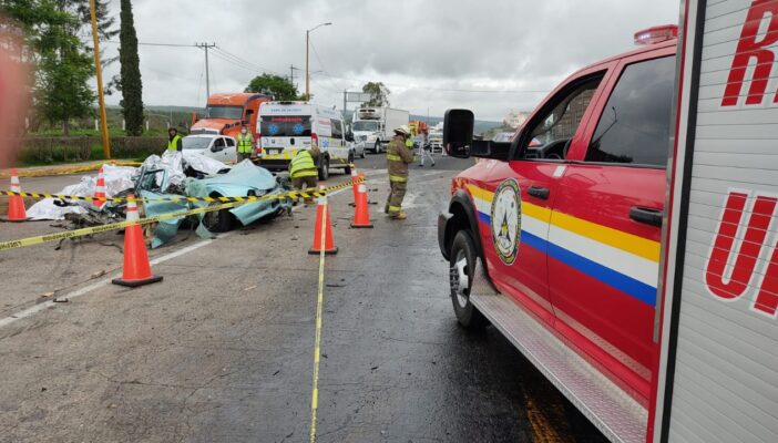 Choque en autopista Guadalajara- Lagos de Moreno deja 4 muertos