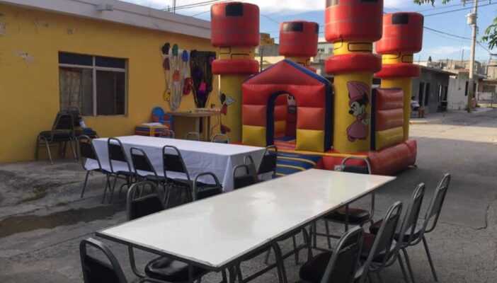 Nadie fue a su fiesta, la mamá lo anuncia en Facebook, y le llueven personas