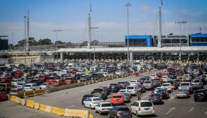 EU extiende restricciones en límites con México y Canadá hasta julio