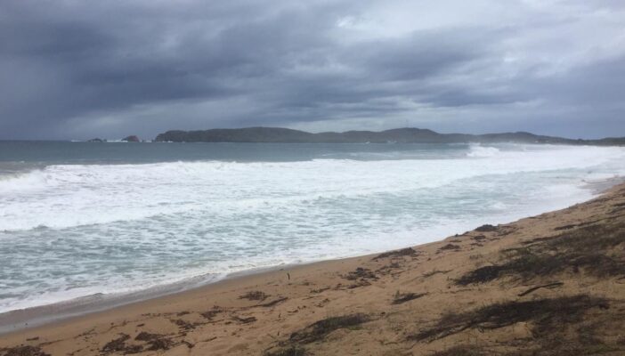 Enrique golpea el sur de Jalisco y continúa su camino hacia Nayarit