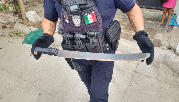 Riña a machetazos termina con una mano amputada en Mojoneras