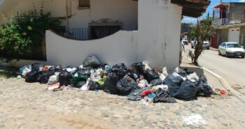 Vecinos de Ixtapa exigen a la autoridad que no se olvide de recoger la basura