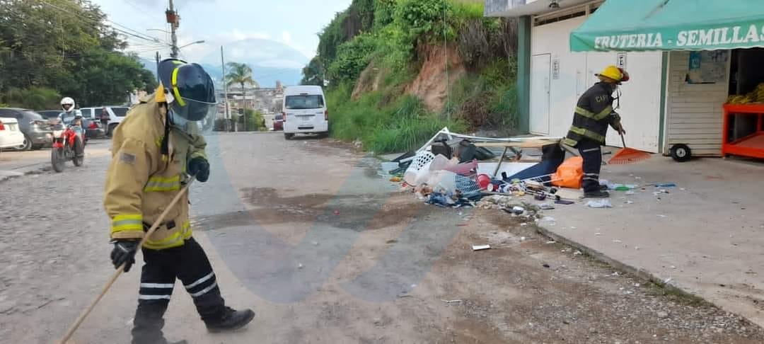 Enloqueció y hasta la olla de frijoles tiró por la ventana 2 Enloqueció y hasta la olla de frijoles tiró por la ventana