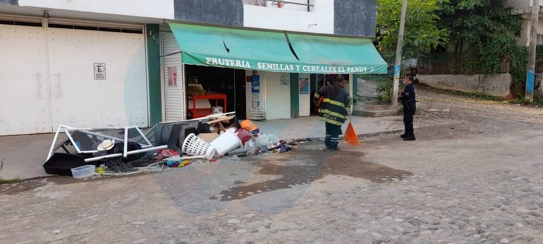 Enloqueció y hasta la olla de frijoles tiró por la ventana 3 Enloqueció y hasta la olla de frijoles tiró por la ventana