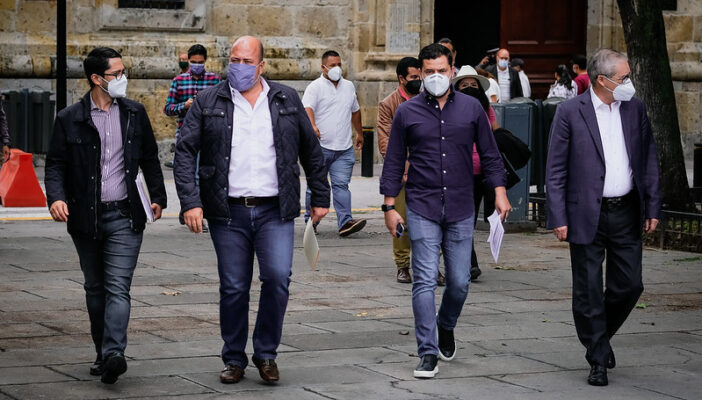 Gobernador quiere acabar con las pensiones 'doradas'