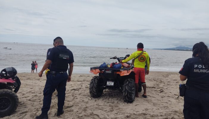 Encuentran cuerpo flotando en Playa de Oro