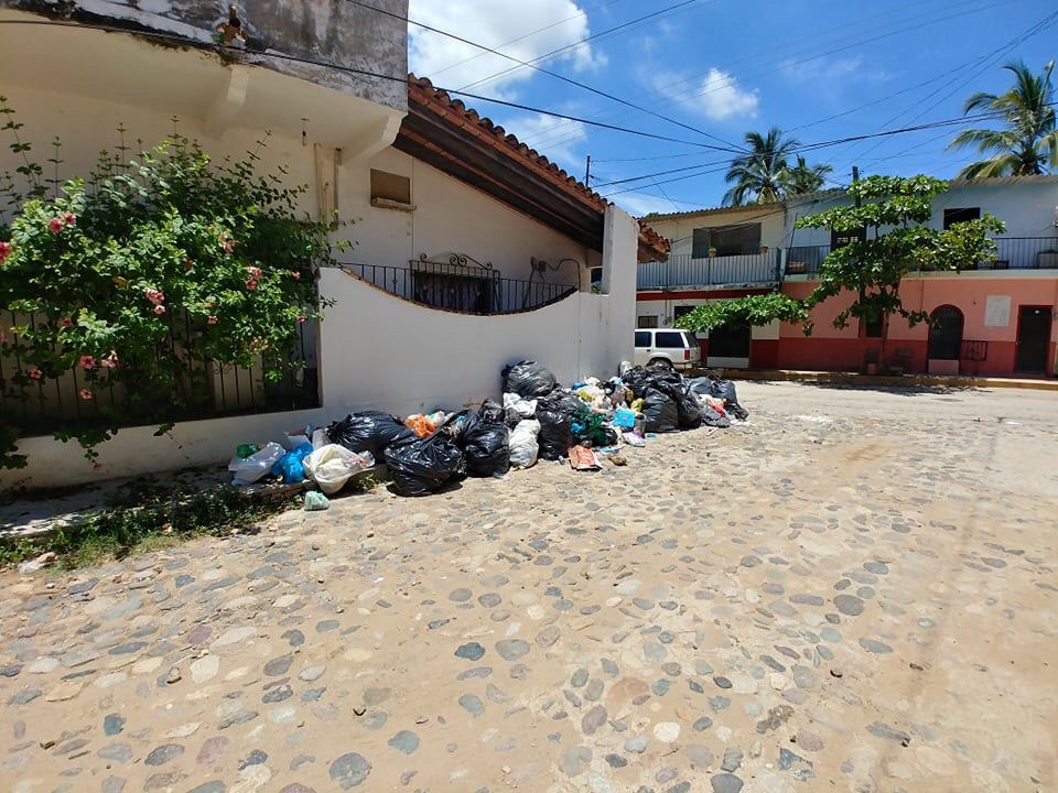 Vecinos de Ixtapa exigen a la autoridad que no se olvide de recoger la basura