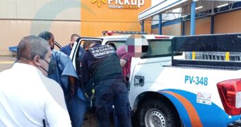 No quiso regresar el carro ajeno y en su huida, chocó una patrulla