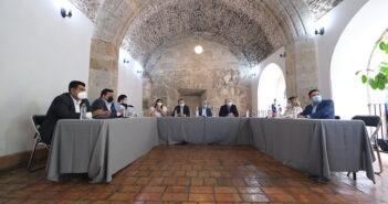 Sin respuesta sobre vacunas para mayores de 18 en Vallarta